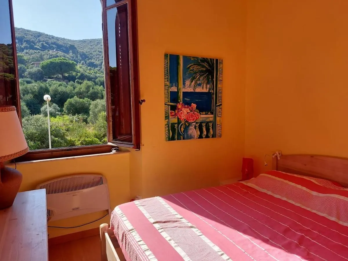 Appartamento Mare Blu Cavo 0*,  Italy
